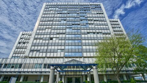 Das Gebäude der HCC von unten fotografiert.